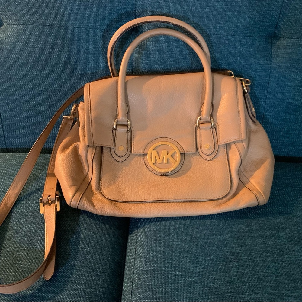 MICHAEL KORS pebble leather taupe purse